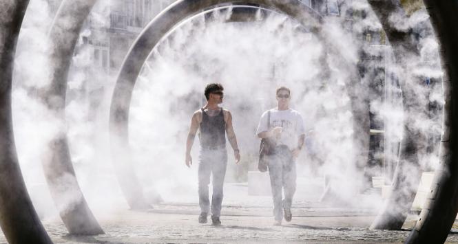 Kurtyna wodna w Dover. Upały nie oszczędziły nawet Wielkiej Brytanii.