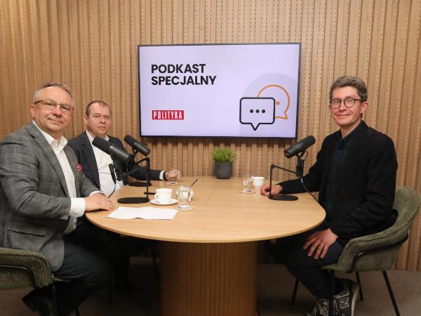 Od lewej: Michał Gomowski i Marek Wasilewski z LINK4 oraz Jędrzej Winiecki