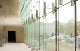 Stale organizuje się tu wystawy, debaty i spotkania.