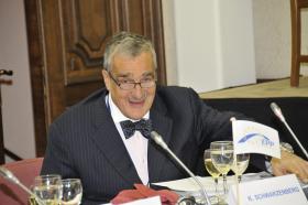 Karel Schwarzenberg – główny rywal Zemana