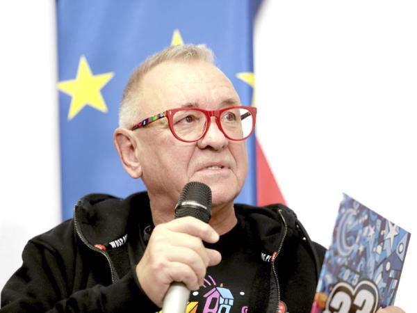 Jerzy Owsiak podczas konferencji prasowej pod koniec grudnia 2024 r.