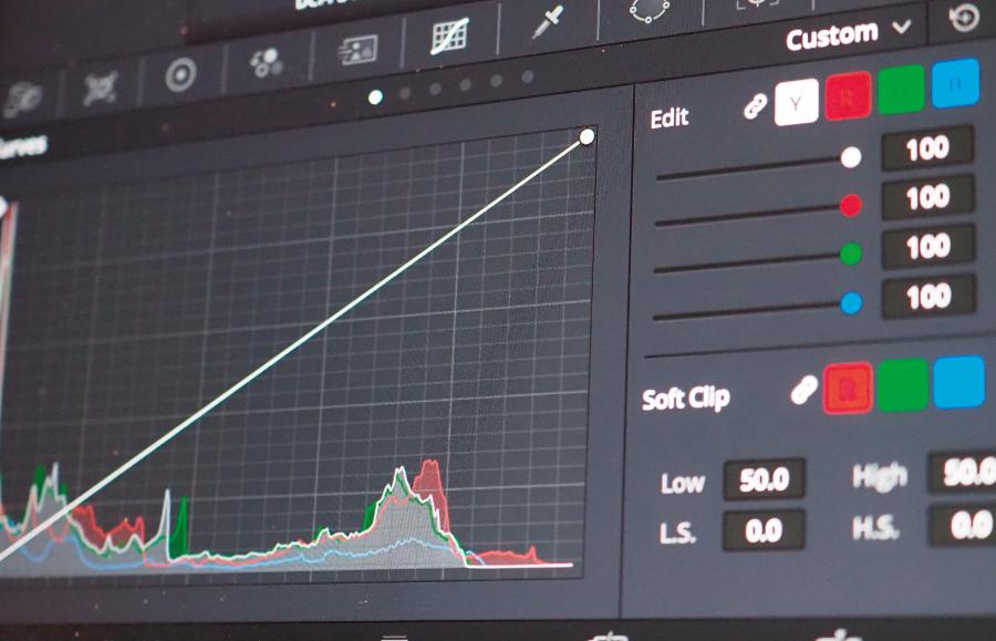 Programy graficzne umożliwiają ocenę numeryczną barwy RGM konkretnego piksela. Pozwala to porównywać barwy lub zrobić korektę obrazu.