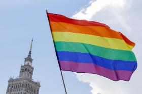 „Jeśli przedstawia się takie osoby jak mój syn jako jakąś ideologię, która zagraża polskim rodzinom i dzieciom, to mnie to po prostu przeraża”.