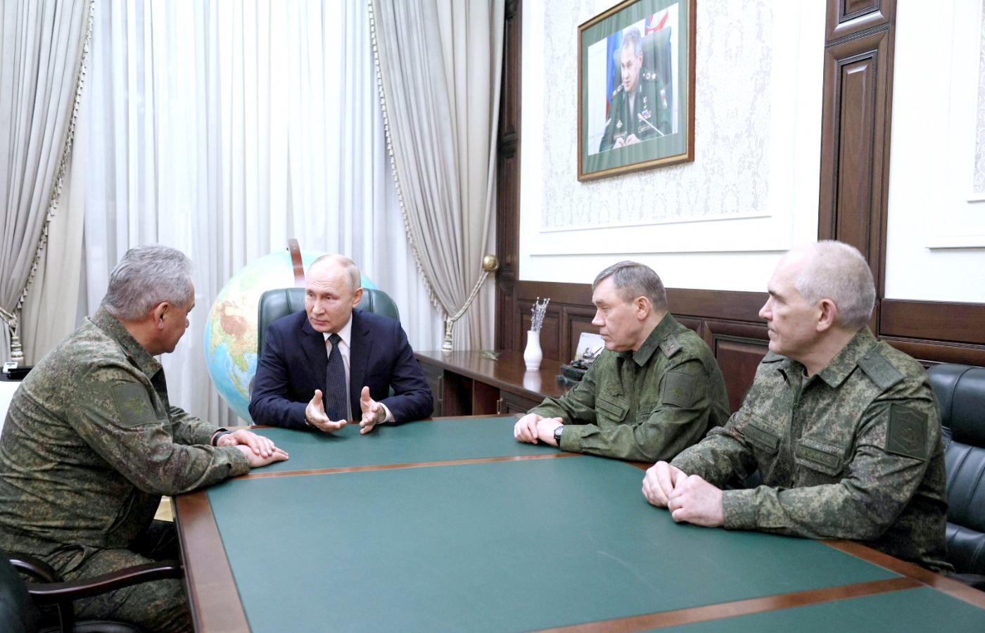 Spotkanie Władimira Putina z ministrem obrony Siergiejem Szojgu i dowódcą Rosji Walerijem Gierasimowem, listopad 2023 r.