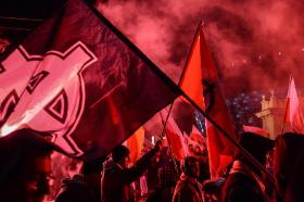 Dla większości uczestników Marszu Niepodległości to tylko corocznie odtwarzana zabawa w polityczny radykalizm. Niemniej prawica uwielbia takie przebieranki i historyczne rekonstrukcje.