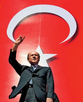 Devlet Bahceli, lider MHP. Czy jego partia po seksaferze znajdzie się za burtą?