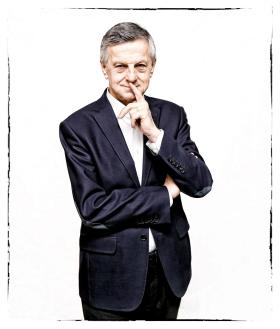 „Polacy chcą wolności. Chcą jeździć po Europie. To współwyznacza granice manewru także tego obozu. Ale każdy system, żeby trwać, musi zarządzać otwartością i zamkniętością”.