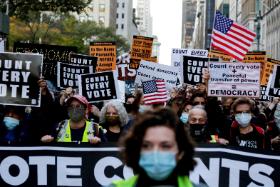 Nowy Jork. Demonstranci wzywają do policzenia wszystkich głosów.