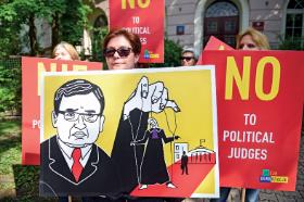 Pomysł PiS na wymiar sprawiedliwości jest prosty: ma być służebny wobec władzy i „nie przeszkadzać” w rządzeniu.