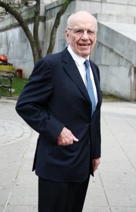 Murdoch jest zbyt chytry, by przyznać się do jakichś zakulisowych dealów z politykami.