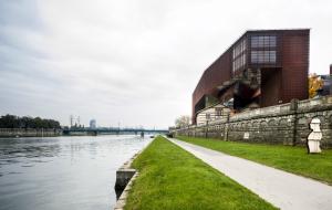 <b>Muzeum i Ośrodek Dokumentacji Sztuki Tadeusza Kantora Cricoteka w Krakowie</b>. Kubatura: 26,7 tys. m sześc., koszt: 50 mln zł.