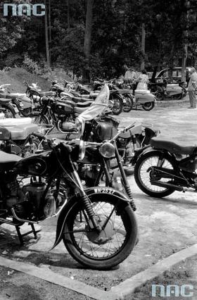 Peerel stawiał też na motocykle. Spośród kilku produkowanych modeli najcięższym i chyba najbardziej lubianym był Junak.