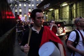 Demonstranci zajęli skwer Zuccotti Park w pobliżu Wall Street.