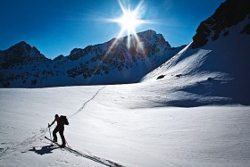 Na fokach w Dolinie Staroleśnej.  W tle Świstowy Szczyt.