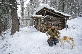 Myśliwy Pietr Okraszew. W lecie często wynajmuje się jako przewodnik, ale do strefy sacrum nie wkracza.