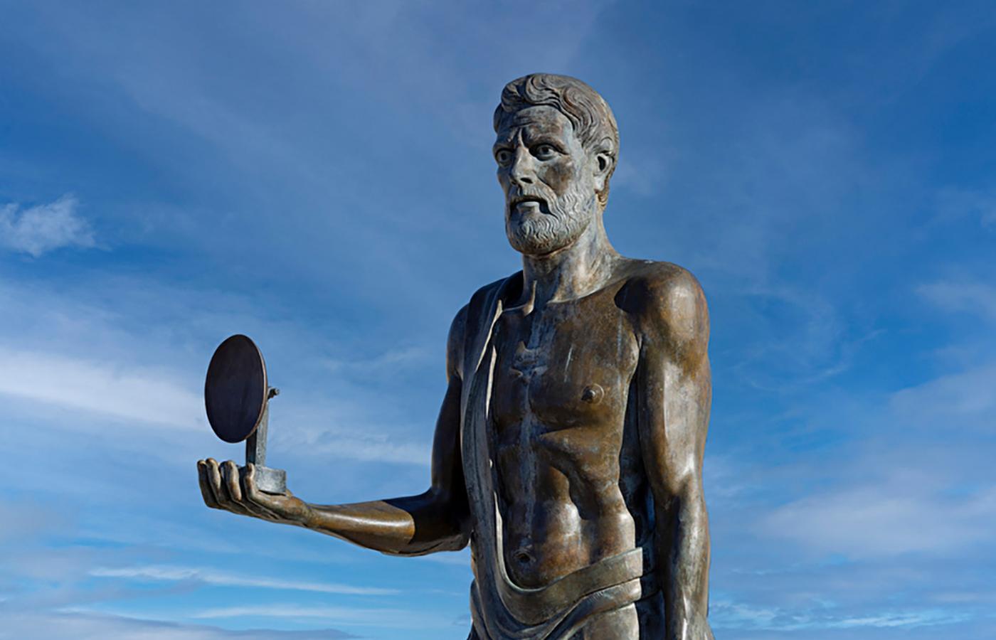 Pomnik Archimedesa - klasycznego matematyka, fizyka i inżyniera - w jego mieście.