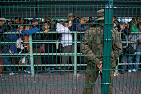 Przejście graniczne w Medyce. Na sześć przejść drogowych między Polską a Ukrainą tylko tu można przekroczyć granice pieszo.