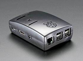 Raspberry Pi; komputer wielkości paczki papierosów i w cenie butelki szkockiej.