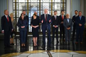 PiS ze swej strony liczy na to, że posłowie Gowina się wykruszą i będą grawitowali ku największej partii.