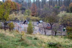 „Wilanowska Dog Park” – wartość projektu: 130 tys. zł

Wiele projektów zgłoszonych przez mieszkańców Gdańska wykonywanych jest na rzecz naszych milusińskich. Na przykład „Wilanowska Dog Park” w Gdańsku-Chełmie w rejonie ulicy Madalińskiego. Część terenu rekreacyjnego wydzielono na tor przeszkód dla psów.