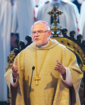 Niemiec Reinhard Marx. Rocznik 1953. Arcybiskup Monachium i Freising. W 2012 roku został wybrany przewodniczącym Komisji Episkopatów Wspólnoty Europejskiej.