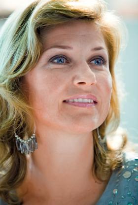 Marta Luiza ogłosiła, że potrafi rozmawiać z aniołami, i otworzyła w Oslo prywatną szkołę, gdzie uczy tych umiejętności.