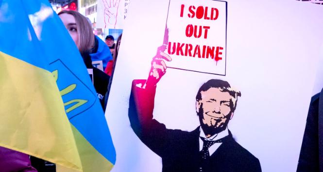 Demonstracja w Nowym Jorku w trzecią rocznicę wybuchu wojny w Ukrainie