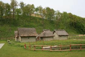 Najbardziej wierna rekonstrukcja wioski słowiańskiej. Skansen w Trzcinicy koło Jasła.