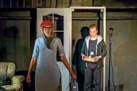 „Zniknięcie baristki w ekspresie” – drugi odcinek „Fabularnego przewodnika po rzeczywistości wolnorynkowej” Klubu Komediowego