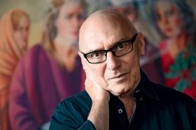 Prof. dr hab. Wiesław Łukaszewski specjalizuje się w psychologii osobowości, psychologii społecznej i psychologii motywacji.