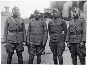 Grupa oficerów afroamerykańskich w Europie, 1918 r.