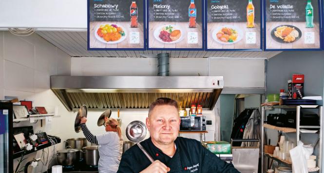 Grzegorz Jędrzejczak, właściciel baru Do Syta z darmowymi obiadami na warszawskim Służewcu.
