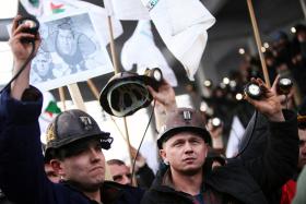 Protest górników, przez swój specyficzny dramatyzm, okupowanie kopalń, zdeterminowanie uczestników, działa na emocje na zasadzie: ci ludzie nie zdecydowaliby się na takie działania bez ważnego powodu.