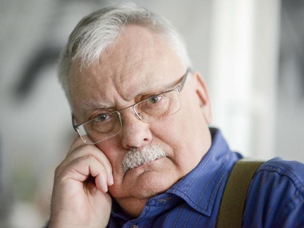 „Zaryzykuję twierdzenie, że od czasu stworzonej przez C.L. Moore Jirel z Joiry (1934 r.) w fantasy jest zdecydowanie więcej ciekawych głównych i sprawczych bohaterek niźli bohaterów”.