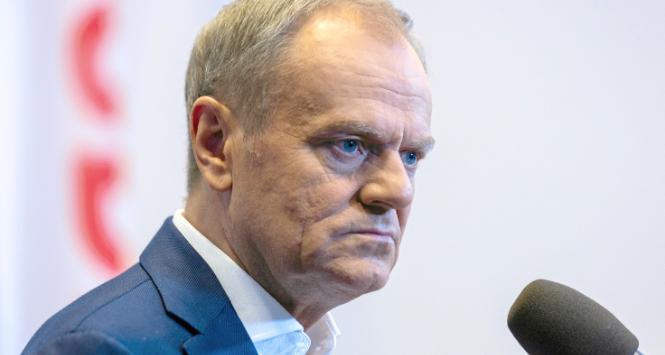 Premier Donald Tusk podczas konferencji kończącej kampanię wyborczą Koalicji Obywatelskiej. Gliwice, 4 kwietnia 2024 r.