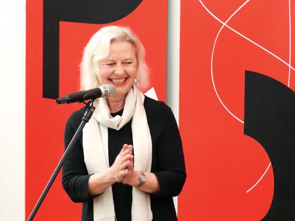 Eulalia Domanowska. Krytyczka sztuki, kuratorka ponad stu wystaw w Polsce i Europie, między innymi Tony’ego Cragga i Henry’ego Moore’a w Centrum Rzeźby Polskiej w Orońsku. Autorka wielu publikacji poświęconych zagadnieniom sztuki współczesnej. Specjalizuje się w sztuce nowoczesnej i współczesnej, interesuje się szczególnie sztuką w przestrzeni publicznej i krajobrazie. Redaktorka naczelna Kwartalnika Rzeźby „Orońsko”. W latach 2015–2019 dyrektorka Centrum Rzeźby Polskiej w Orońsku. Od 2022 r. dyrektorka Państwowej Galerii Sztuki w Sopocie. Na zdjęciu: Eulalia Domanowska w styczniu 2023 r. otwiera w PGS wystawę prac artystów – laureatów Paszportów POLITYKI.