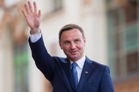 Andrzej Duda przesłonił obciachowe PiS, nadał mu sympatyczną, niegroźną twarz, jako nosiciel nadziei i nieokreślonej „dobrej zmiany”.