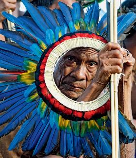 Indianin Surui z brazylijskiej Amazonii, 2003 r.