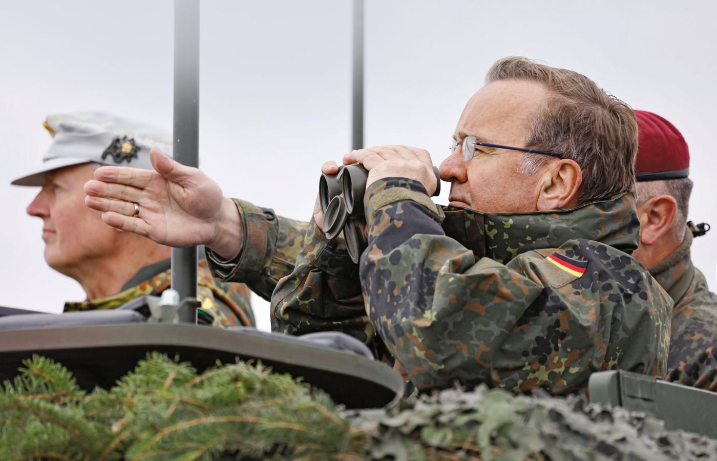 Pistoriusowi nie można odmówić serca do armii. „Potrzebujemy silnej Bundeswehry” – oznajmił tuż po objęciu urzędu. Do tego jednak daleka droga.
