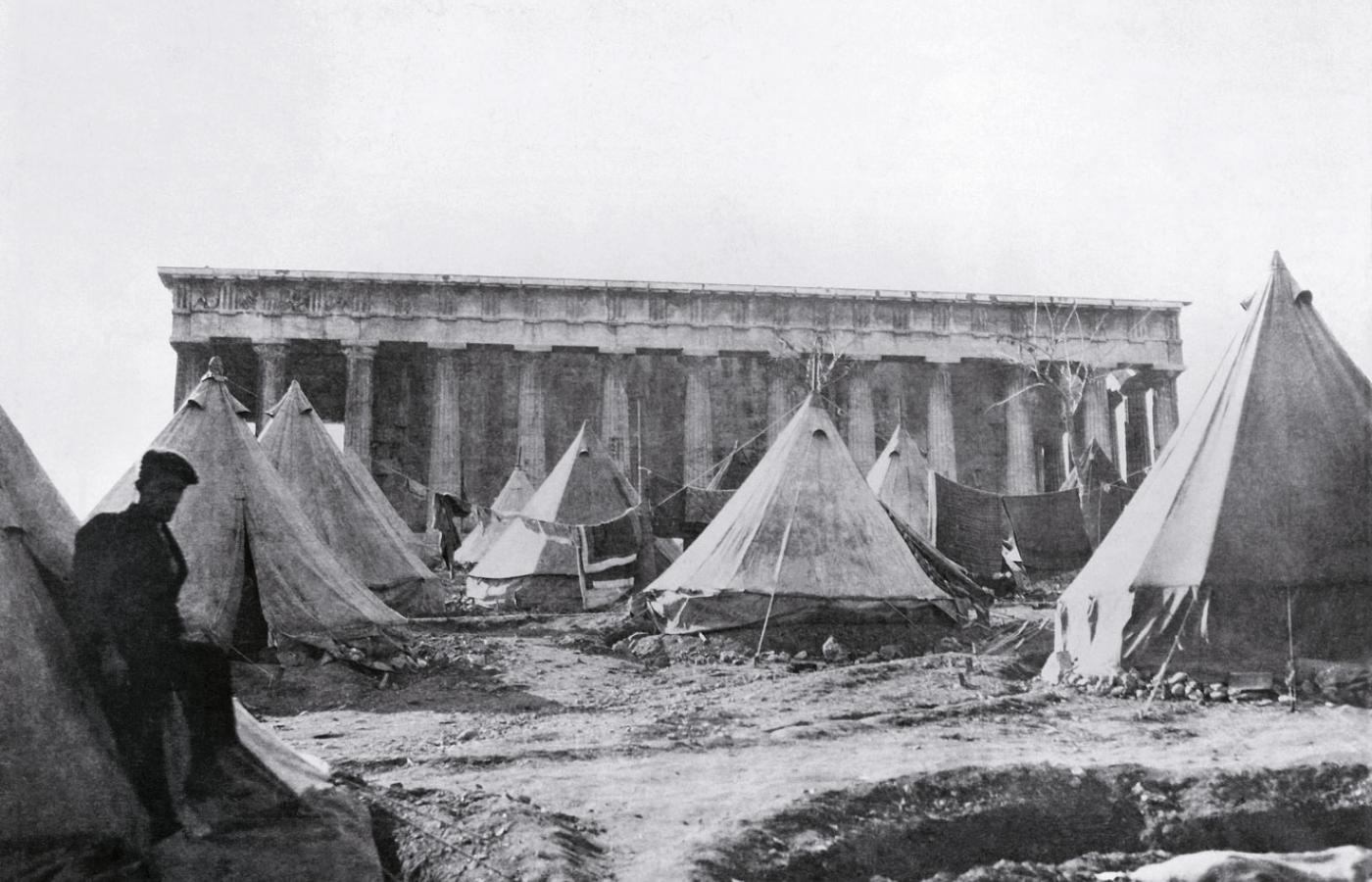 Miasteczko namiotowe postawione w Atenach dla uciekających z Turcji podczas wojny grecko-tureckiej, trwającej do 1922 r.