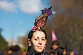Madryt, uczestniczka protestu przeciw zaostrzeniu przepisów aborcyjnych.
