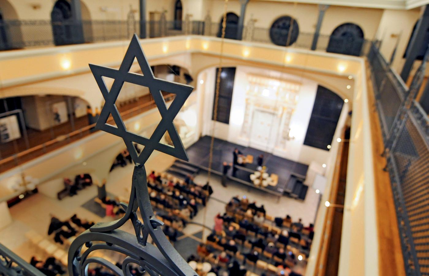 Synagoga Pod Białym Bocianem we Wrocławiu; spotkanie z rabinem Sachą Pecaricem z Nowego Jorku.