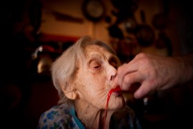 Dla służby zdrowia, jak człowiek taki stary, to można go sobie odpuścić.