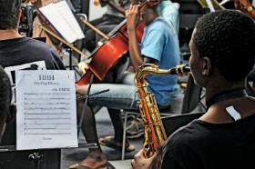 Członkowie miejscowej orkiestry Ghetto Classics.