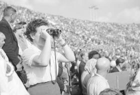 Widzowie na Stadionie Dziesięciolecia