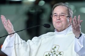 Uczelnia o. Rydzyka dostała 700 tys. zł na przypominanie o polskich zasługach w ratowaniu Żydów.