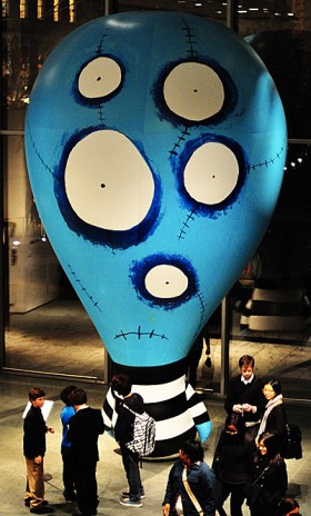 Nieco mroczniejsze wizje Burtona w muzeum.