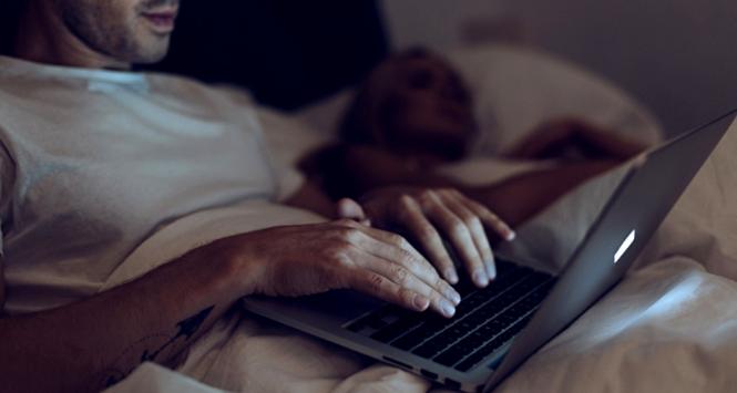 Czy Francuzi zrobią kolejną rewolucję, tym razem pod sztandarem pornografii?