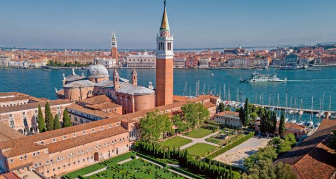 „Homo Faber 2024. The Journey of Life”. Wystawę rękodzieła, kuratorowaną przez Michelangelo Foundation, pokazywano w siedzibie Fondazione Giorgio Cini na wyspie San Giorgio Maggiore – we wnętrzach palazzo i w Labirinto Borges.