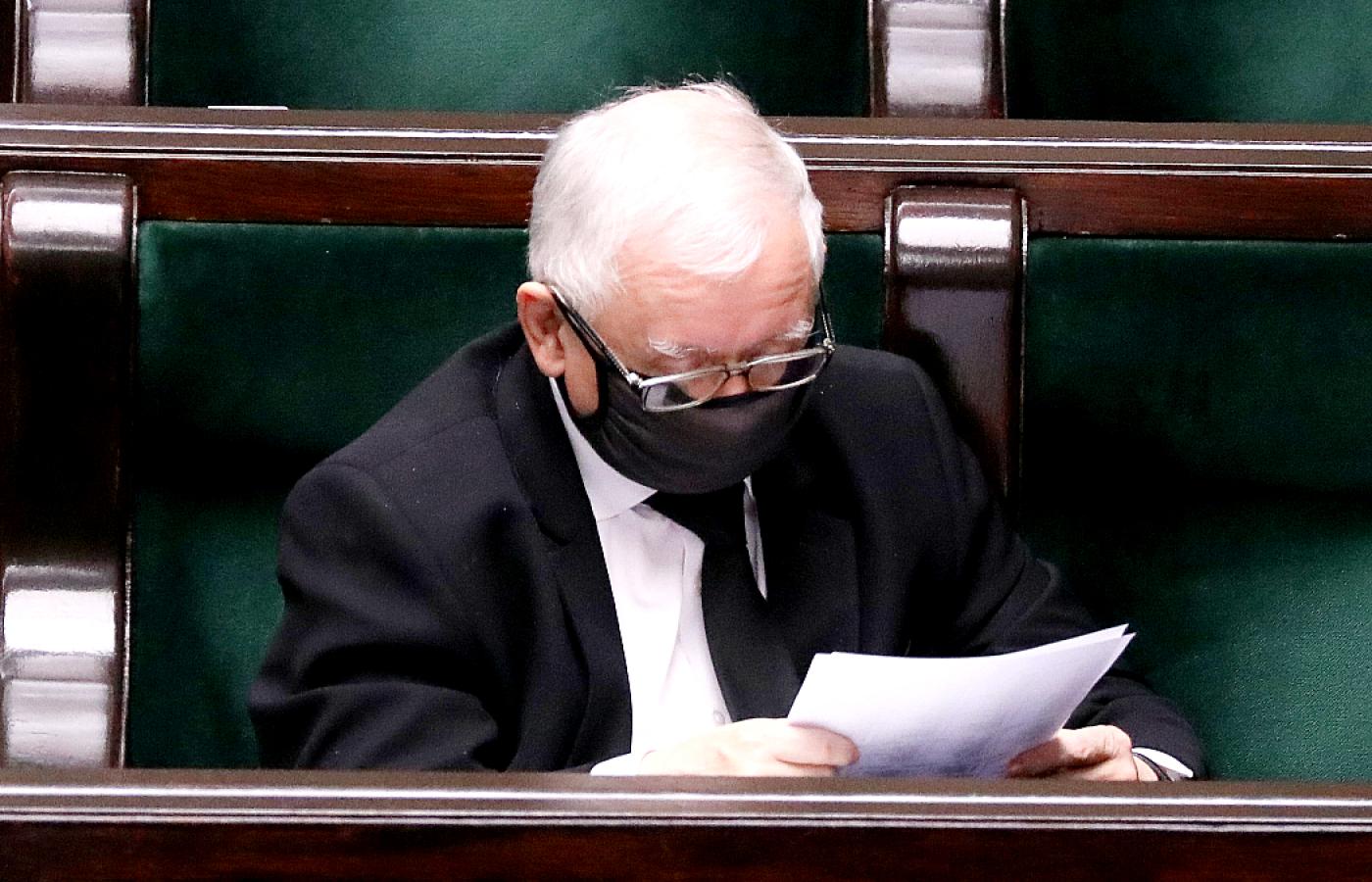 Jarosław Kaczyński w czasie głosowań w Sejmie. 17 grudnia 2020 r.